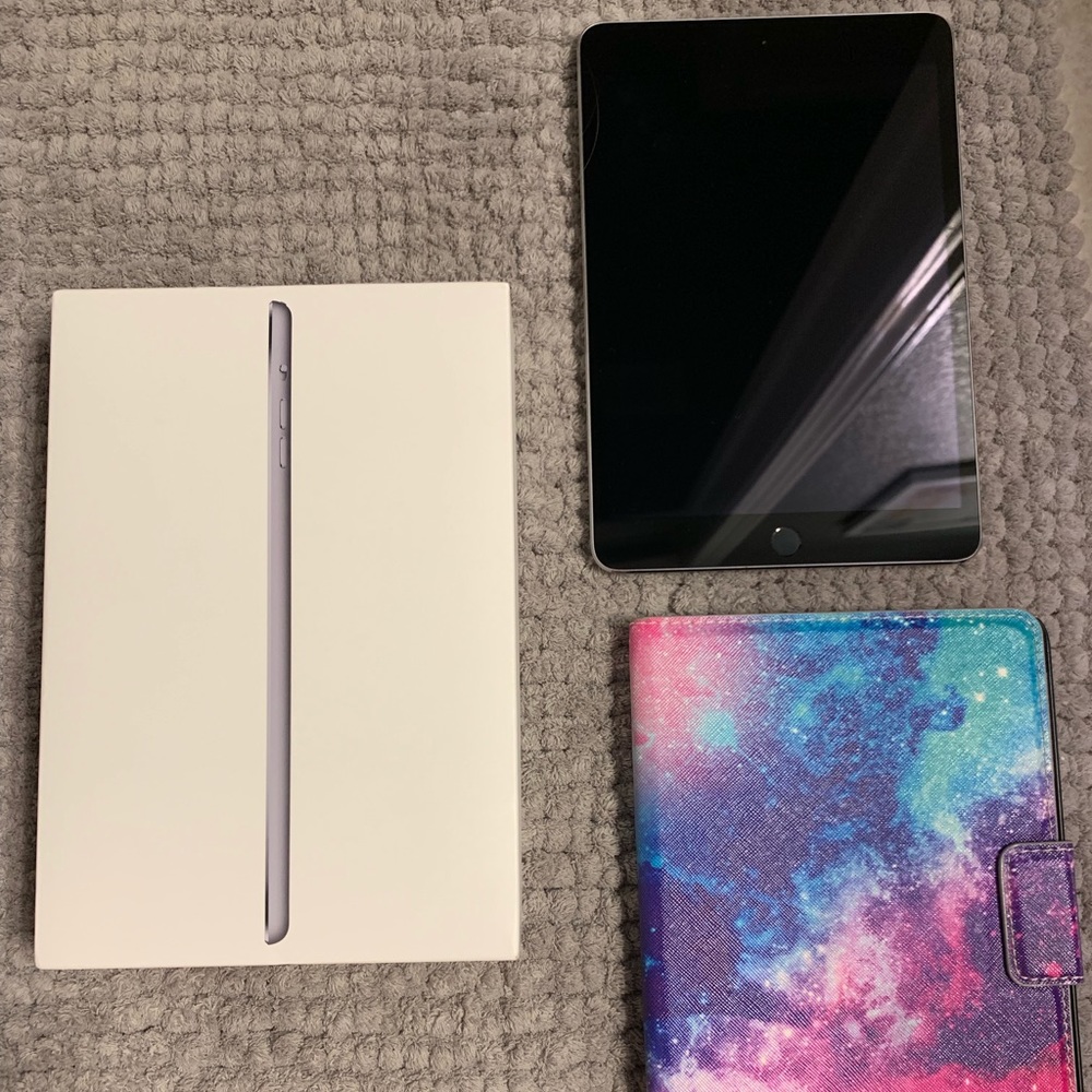Apple iPad Mini 3 Space Gray 128GB Pristine Shape